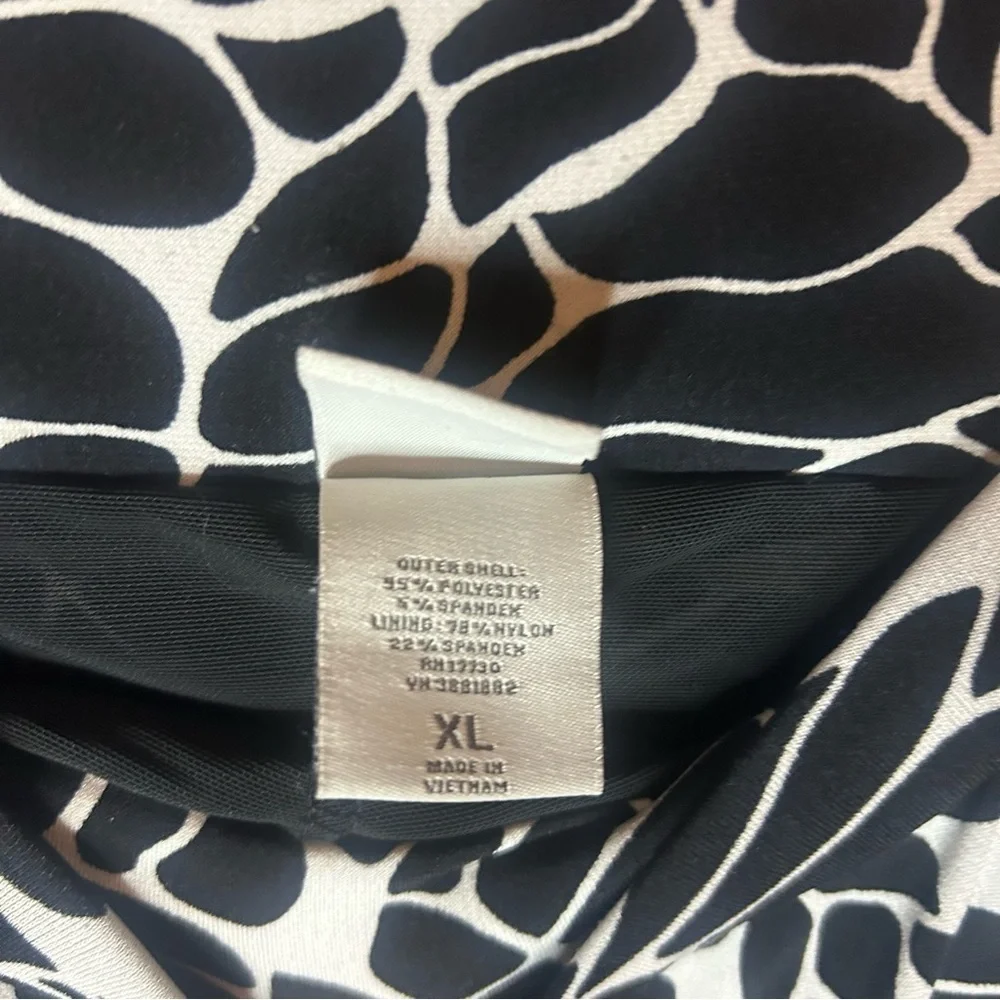 Merona Black and White Pencil Skirt Knee-Length Casual with shorts size XL